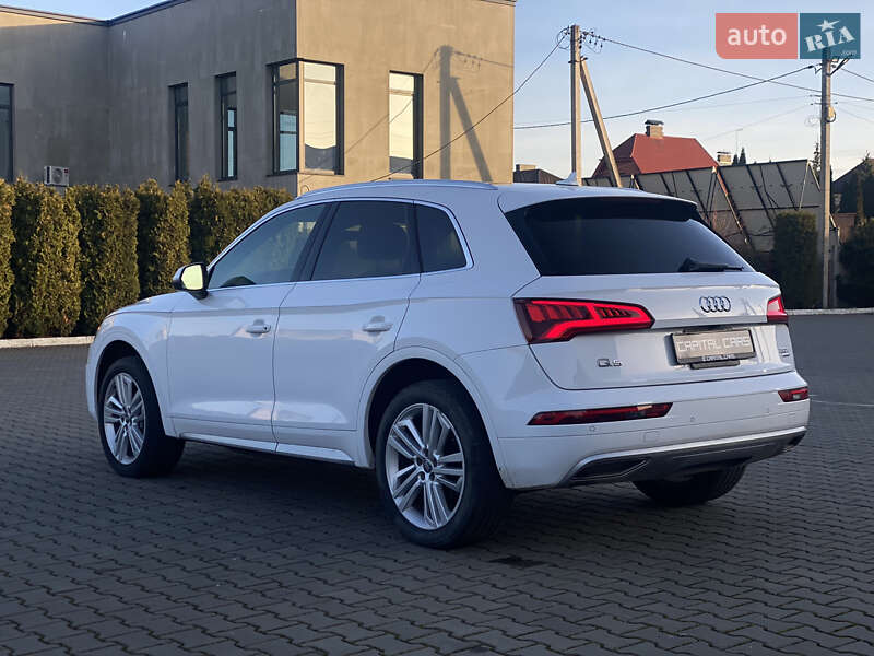 Внедорожник / Кроссовер Audi Q5 2018 в Луцке