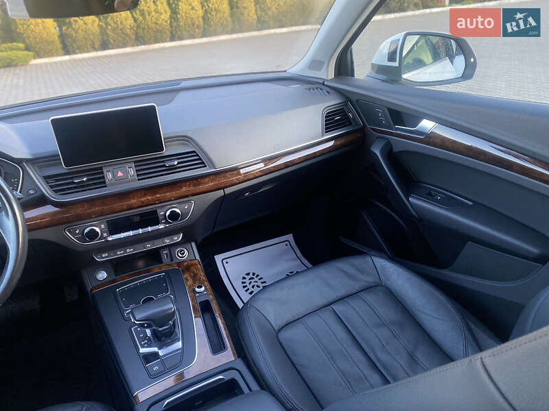 Внедорожник / Кроссовер Audi Q5 2018 в Луцке