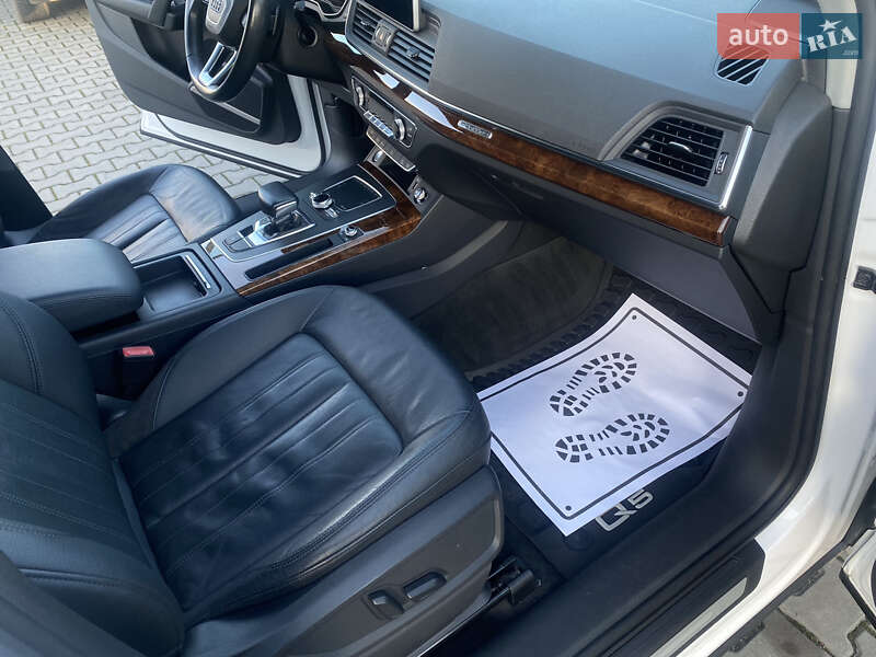 Внедорожник / Кроссовер Audi Q5 2018 в Луцке