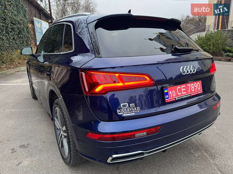 Внедорожник / Кроссовер Audi Q5 2017 в Киеве