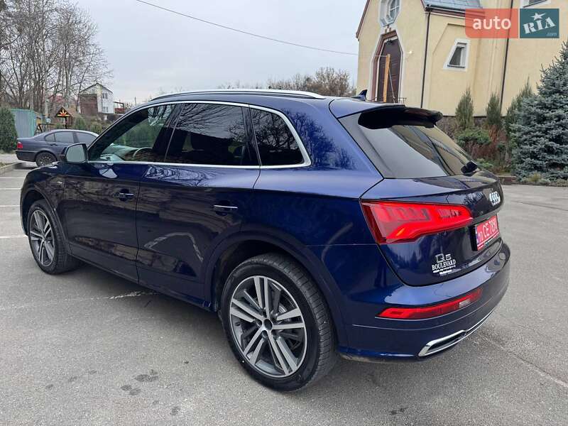 Внедорожник / Кроссовер Audi Q5 2017 в Киеве