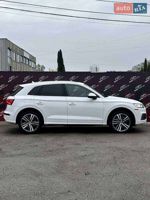 Внедорожник / Кроссовер Audi Q5 2017 в Сумах