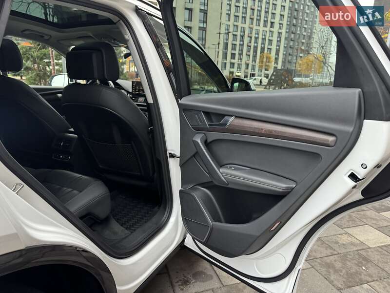 Внедорожник / Кроссовер Audi Q5 2022 в Киеве