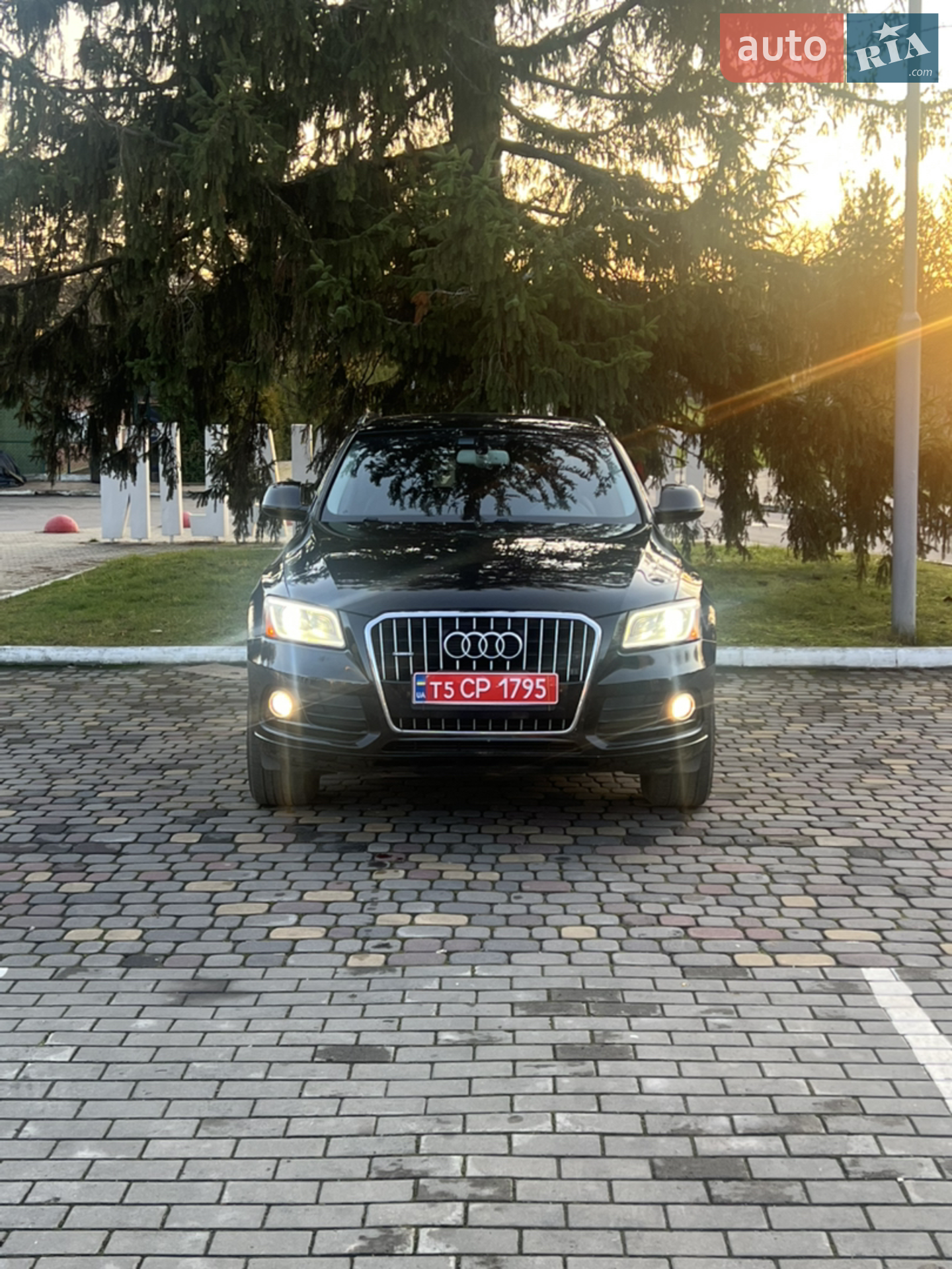 Audi Q5 2016 VIN WA1L2AFP0HA033596 фото оголошення 2 з 35