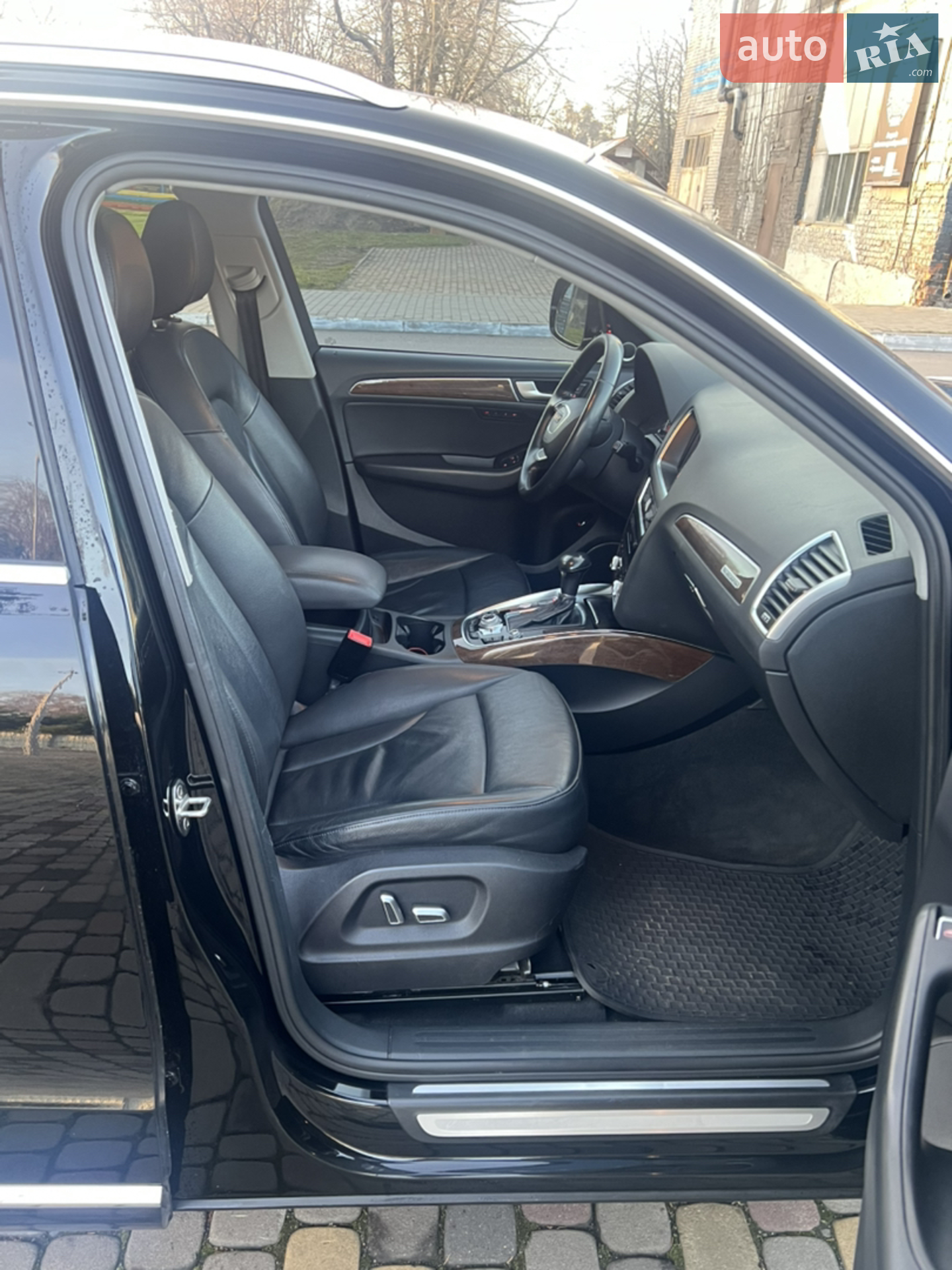 Audi Q5 2016 VIN WA1L2AFP0HA033596 фото оголошення 21 з 35