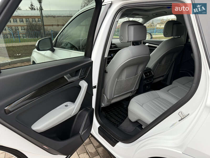 Внедорожник / Кроссовер Audi Q5 2018 в Харькове