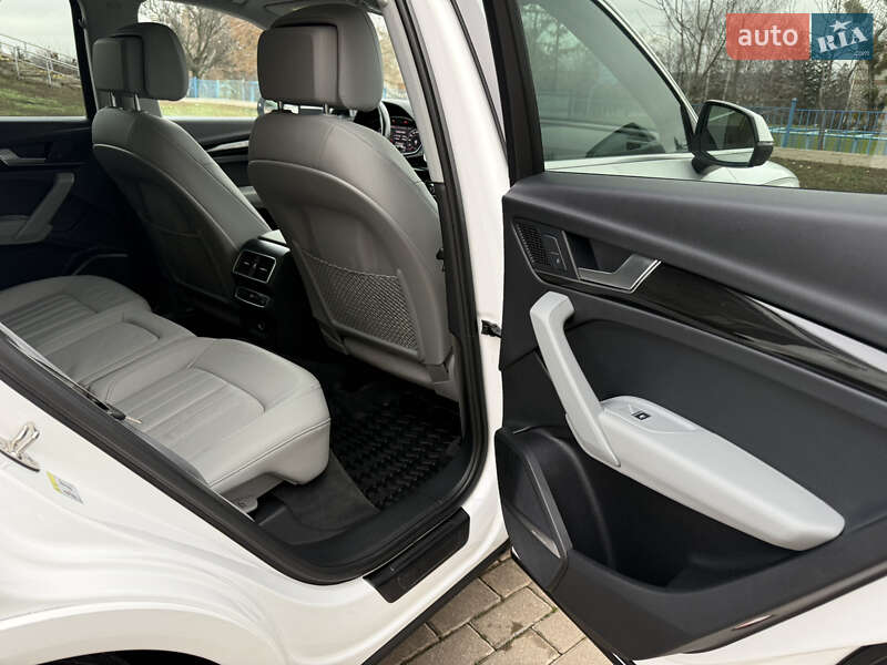 Внедорожник / Кроссовер Audi Q5 2018 в Харькове