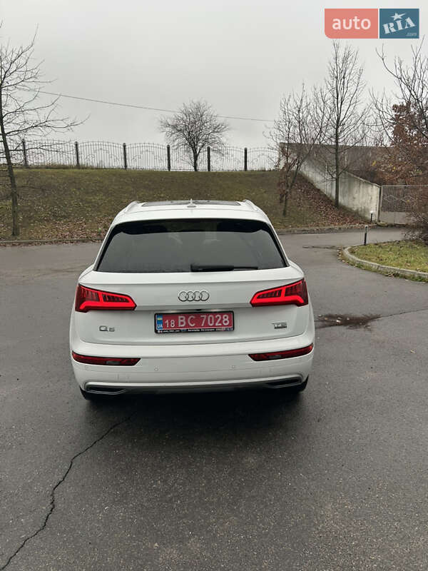 Внедорожник / Кроссовер Audi Q5 2018 в Сумах