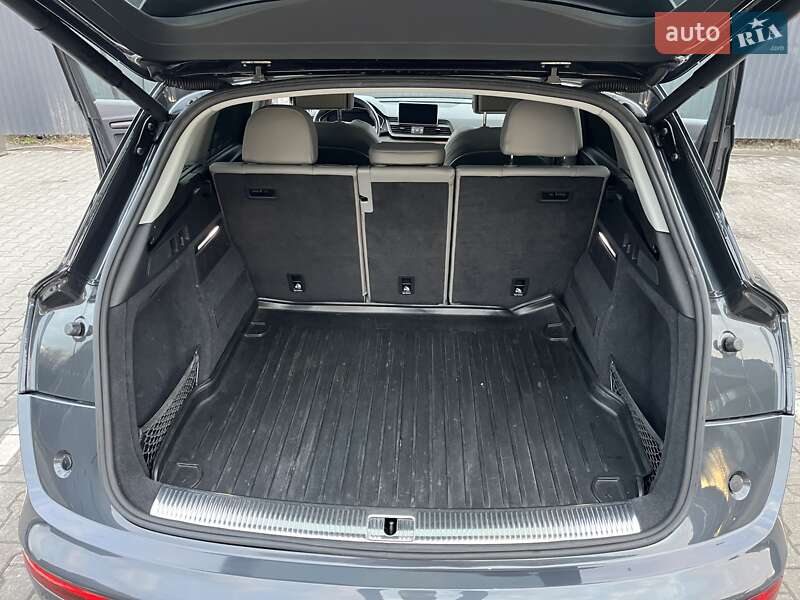 Внедорожник / Кроссовер Audi Q5 2017 в Луцке