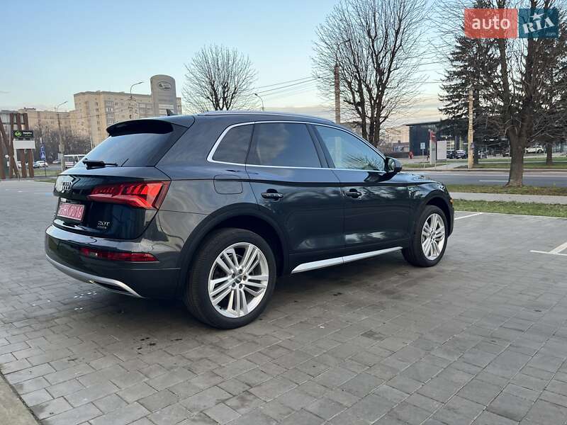 Внедорожник / Кроссовер Audi Q5 2017 в Луцке