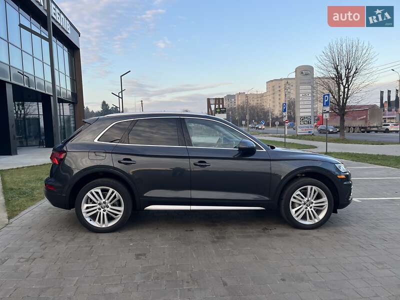 Внедорожник / Кроссовер Audi Q5 2017 в Луцке