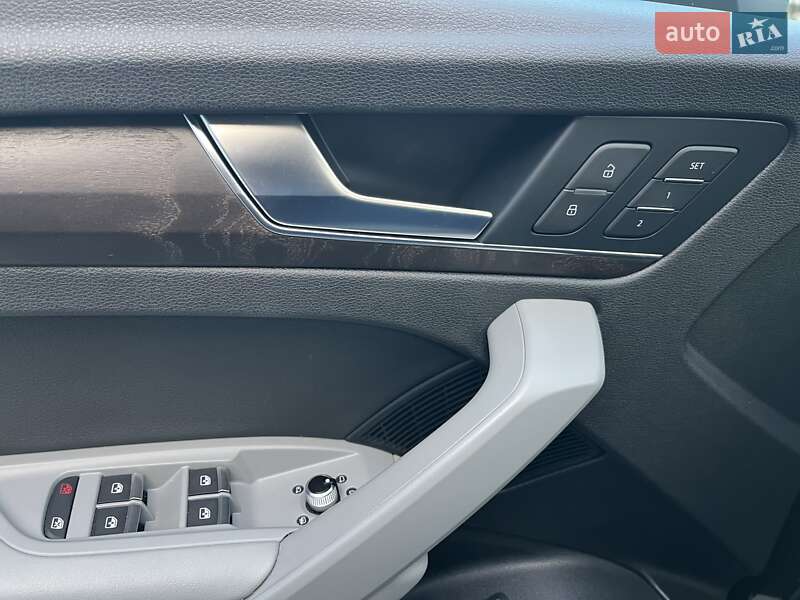 Внедорожник / Кроссовер Audi Q5 2017 в Луцке