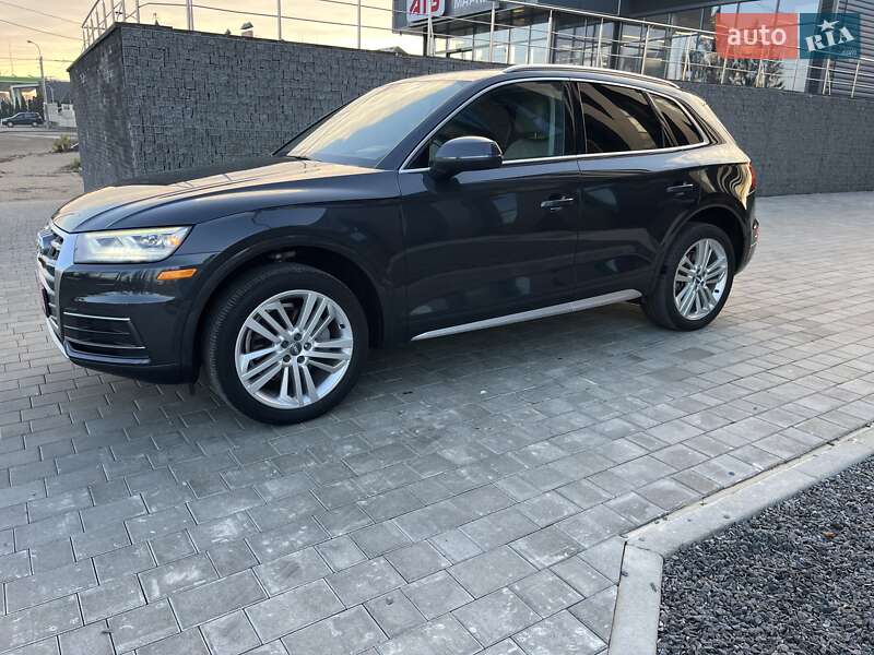 Внедорожник / Кроссовер Audi Q5 2017 в Луцке