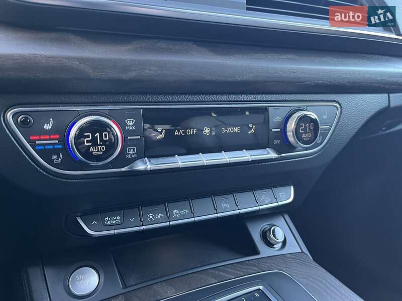 Внедорожник / Кроссовер Audi Q5 2017 в Луцке