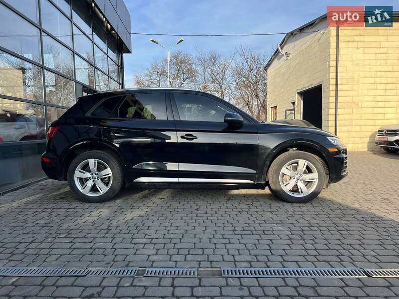 Внедорожник / Кроссовер Audi Q5 2018 в Ивано-Франковске