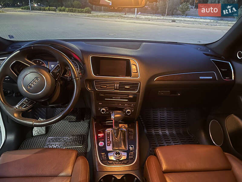 Внедорожник / Кроссовер Audi Q5 2016 в Киеве