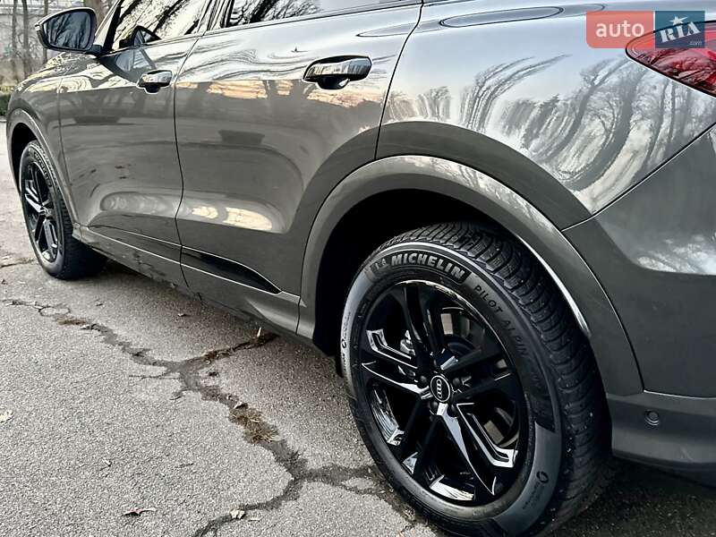 Внедорожник / Кроссовер Audi Q5 2025 в Киеве