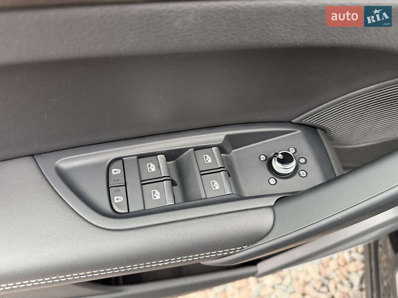 Внедорожник / Кроссовер Audi Q5 2023 в Киеве