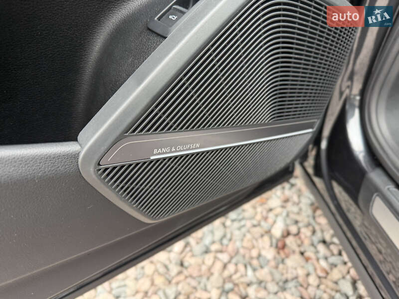 Внедорожник / Кроссовер Audi Q5 2023 в Киеве