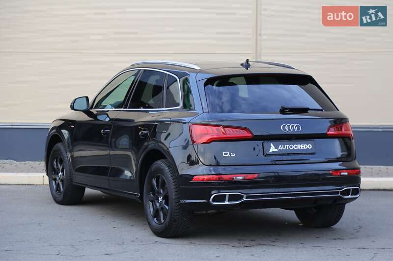 Внедорожник / Кроссовер Audi Q5 2020 в Киеве