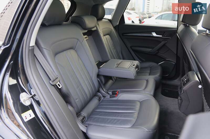 Внедорожник / Кроссовер Audi Q5 2020 в Киеве