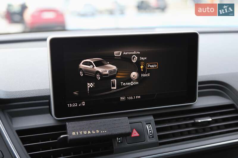 Внедорожник / Кроссовер Audi Q5 2020 в Киеве