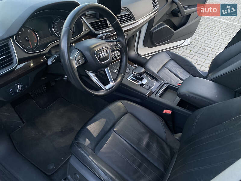 Внедорожник / Кроссовер Audi Q5 2019 в Луцке