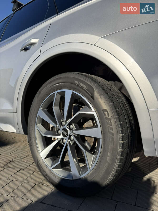 Внедорожник / Кроссовер Audi Q5 2022 в Львове