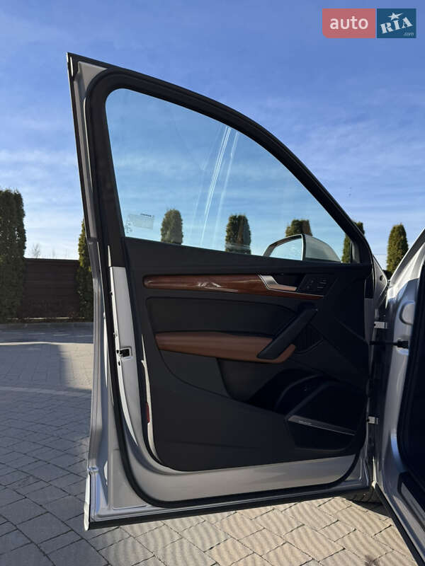 Внедорожник / Кроссовер Audi Q5 2022 в Львове