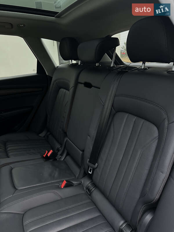 Внедорожник / Кроссовер Audi Q5 2017 в Луцке