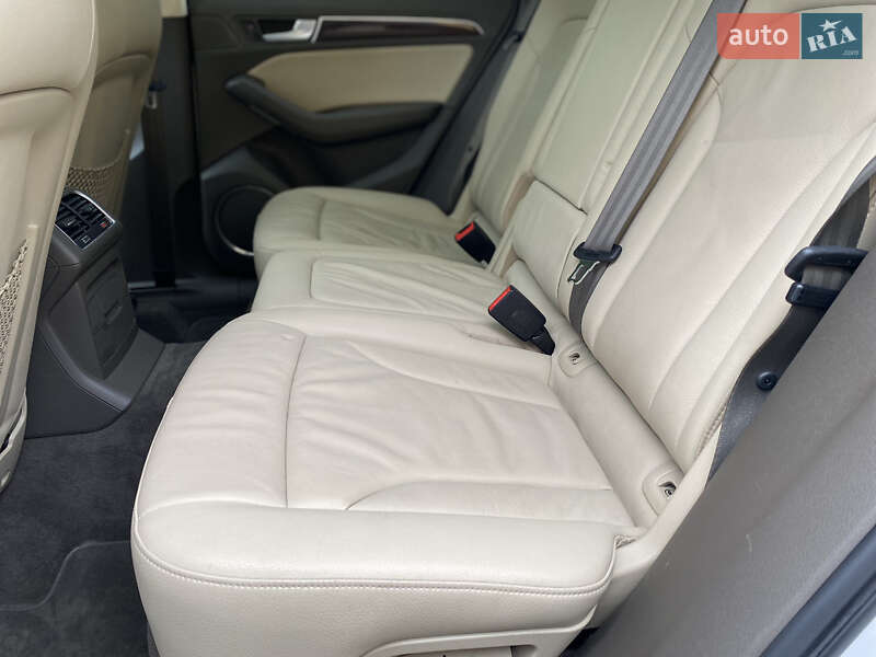 Внедорожник / Кроссовер Audi Q5 2015 в Дрогобыче