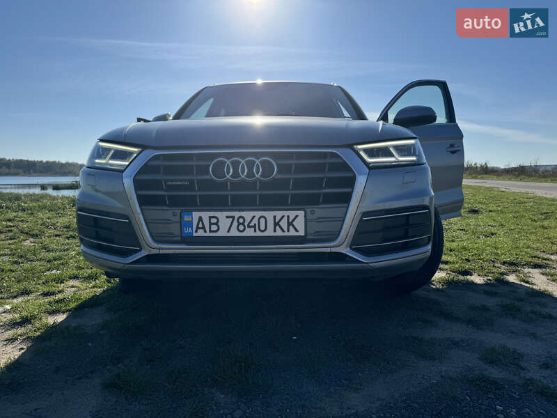 Внедорожник / Кроссовер Audi Q5 2017 в Новояворовске
