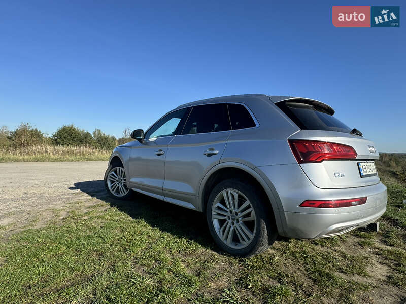 Внедорожник / Кроссовер Audi Q5 2017 в Новояворовске