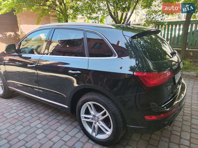 Внедорожник / Кроссовер Audi Q5 2015 в Ужгороде