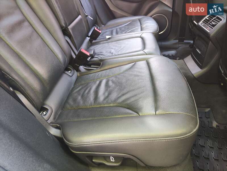 Внедорожник / Кроссовер Audi Q5 2015 в Ужгороде