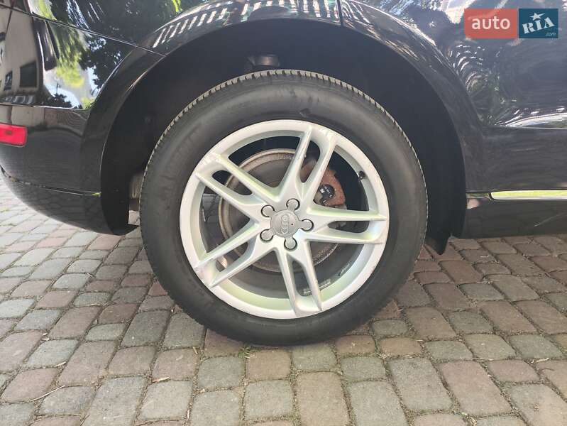 Внедорожник / Кроссовер Audi Q5 2015 в Ужгороде