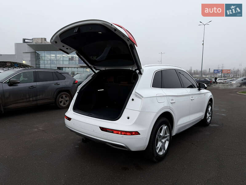 Внедорожник / Кроссовер Audi Q5 2018 в Кривом Роге