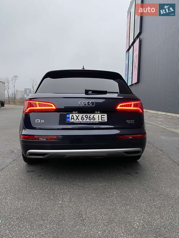 Внедорожник / Кроссовер Audi Q5 2017 в Харькове