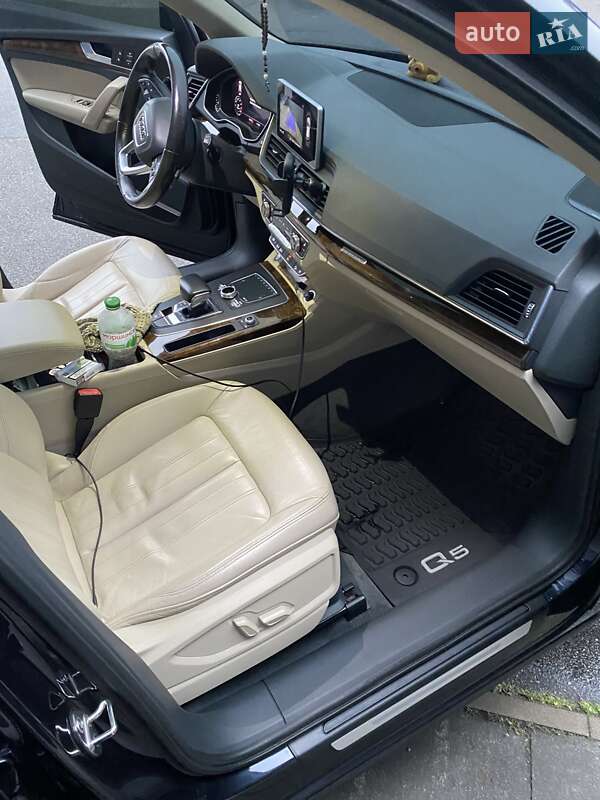 Внедорожник / Кроссовер Audi Q5 2017 в Харькове