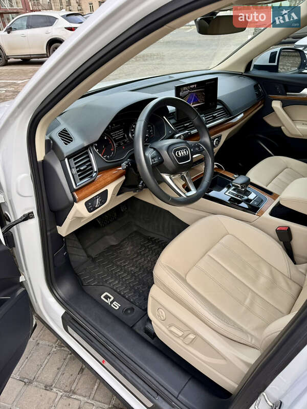 Внедорожник / Кроссовер Audi Q5 2022 в Киеве