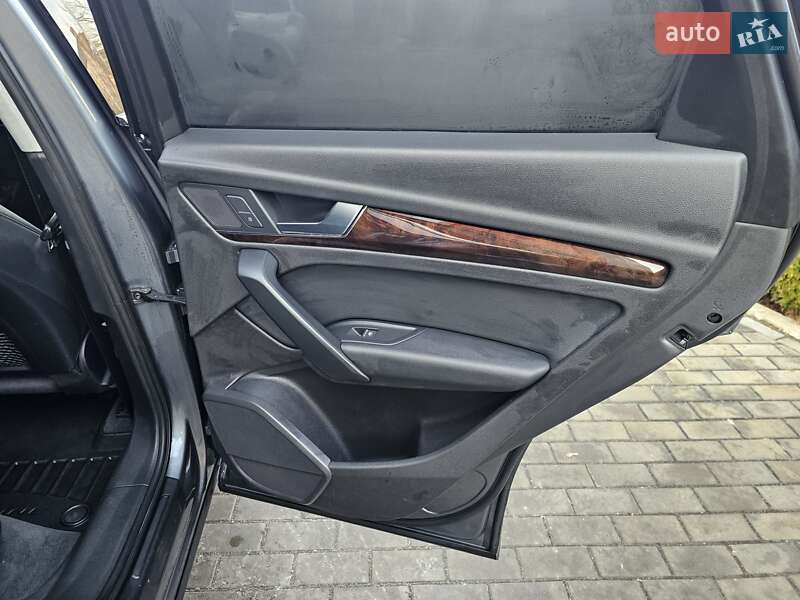 Внедорожник / Кроссовер Audi Q5 2017 в Луцке