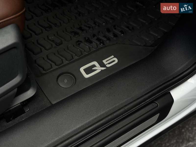 Внедорожник / Кроссовер Audi Q5 2018 в Ровно