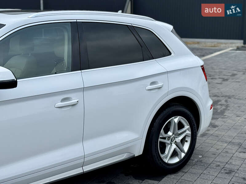 Позашляховик / Кросовер Audi Q5 2018 в Самборі