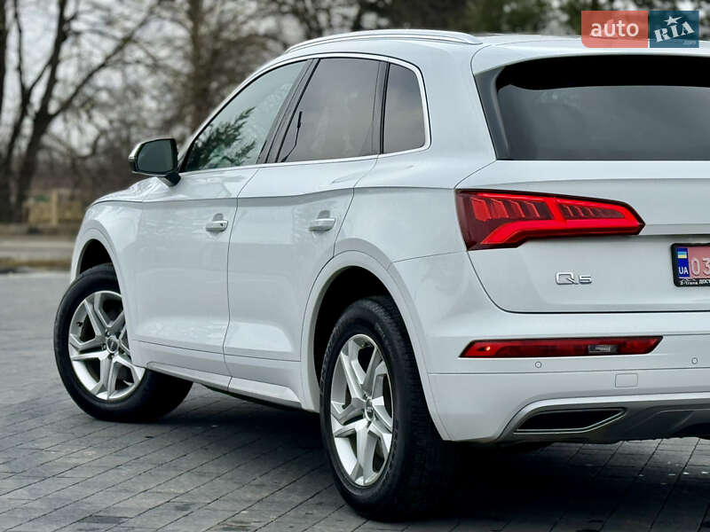 Позашляховик / Кросовер Audi Q5 2018 в Самборі