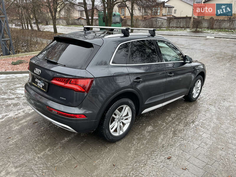 Позашляховик / Кросовер Audi Q5 2020 в Рівному