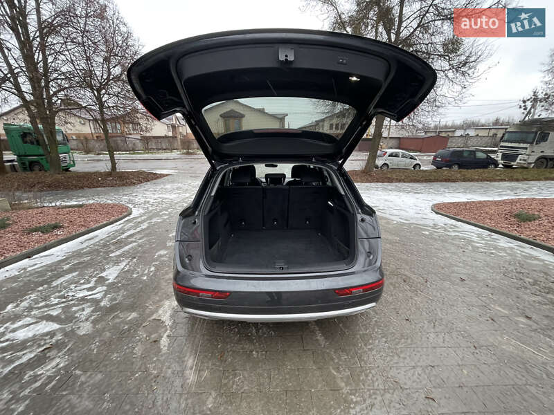 Позашляховик / Кросовер Audi Q5 2020 в Рівному