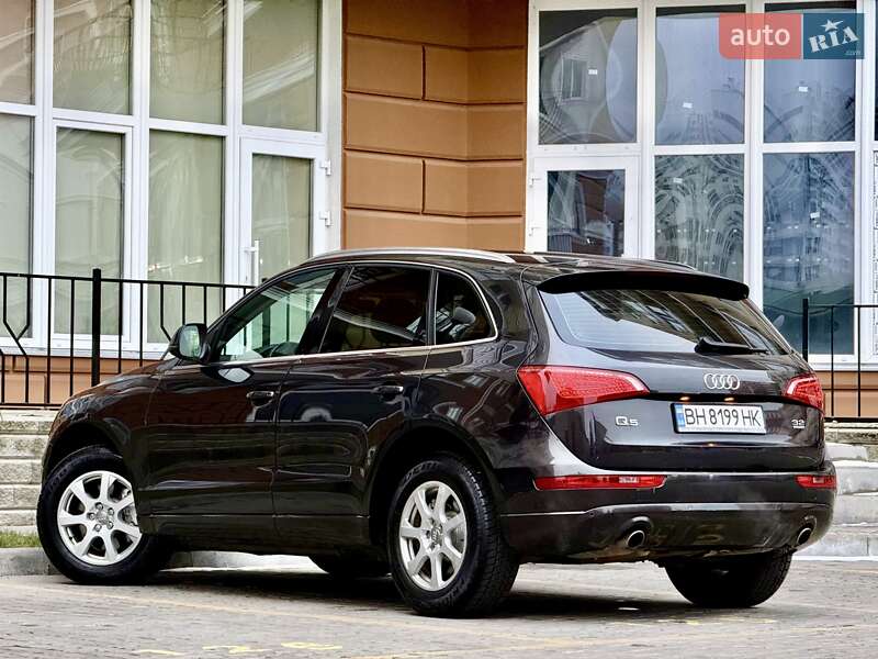 Внедорожник / Кроссовер Audi Q5 2009 в Одессе