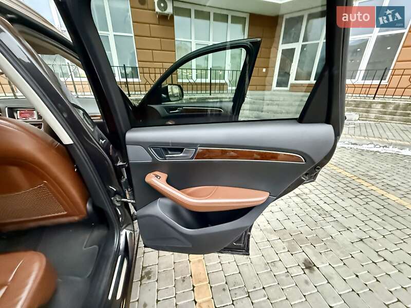 Внедорожник / Кроссовер Audi Q5 2009 в Одессе