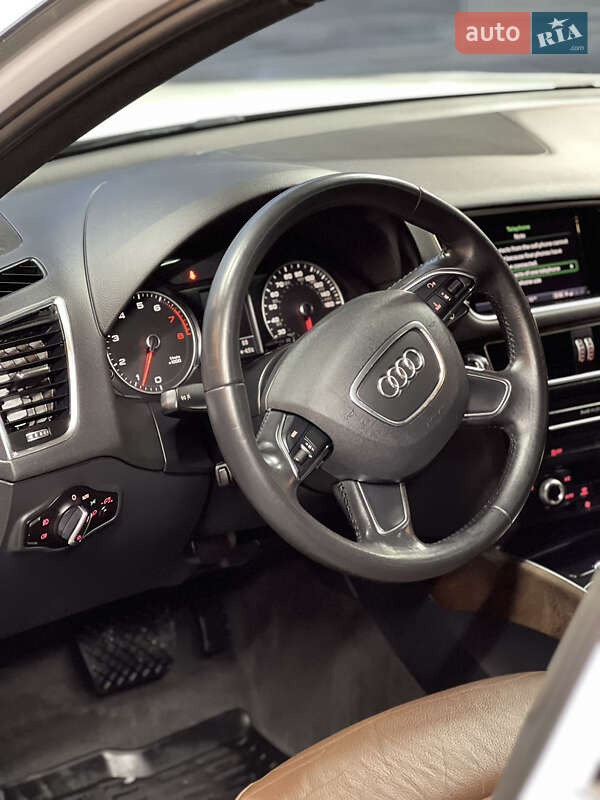 Позашляховик / Кросовер Audi Q5 2016 в Львові