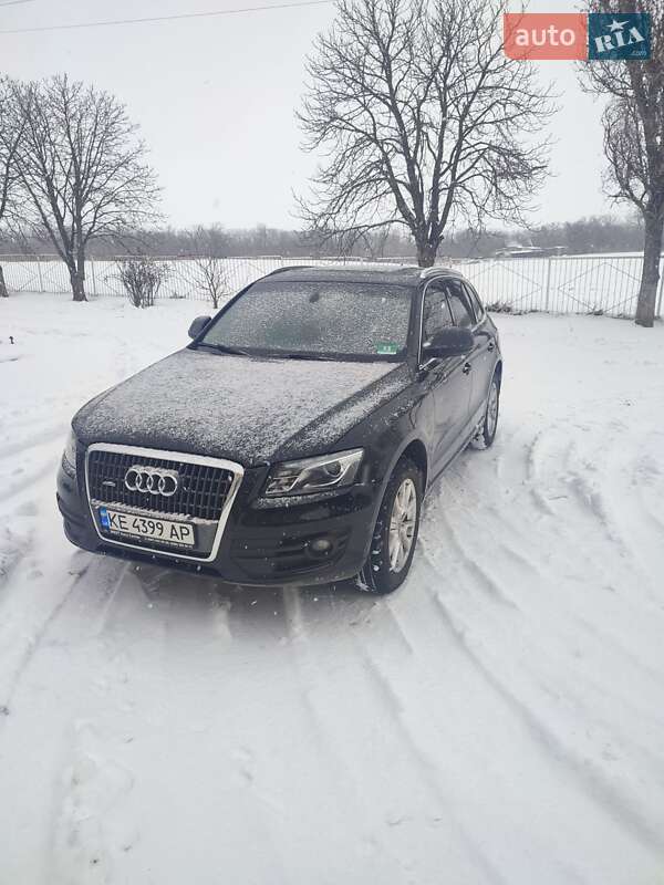 Внедорожник / Кроссовер Audi Q5 2011 в Синельниково